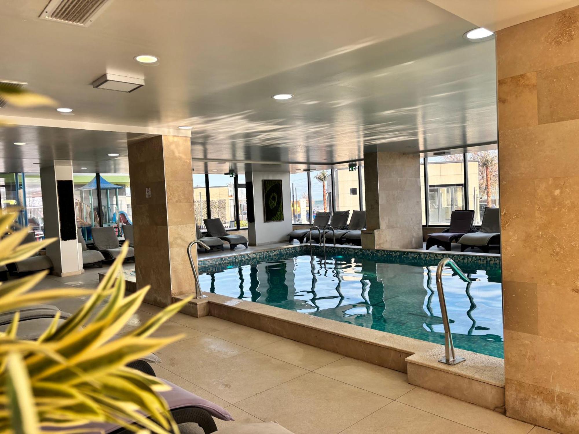 Purple Onyx - Pool & Spa Beach Resort Năvodari Exterior foto